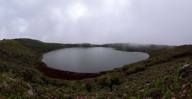 Krater-Lagune "El Junco" in den Highlands