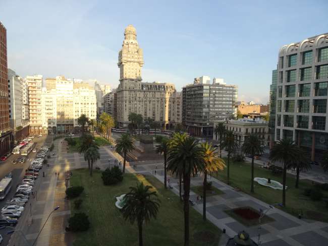 Uruguay 2: In Montevideo scheint die Sonne so rot...