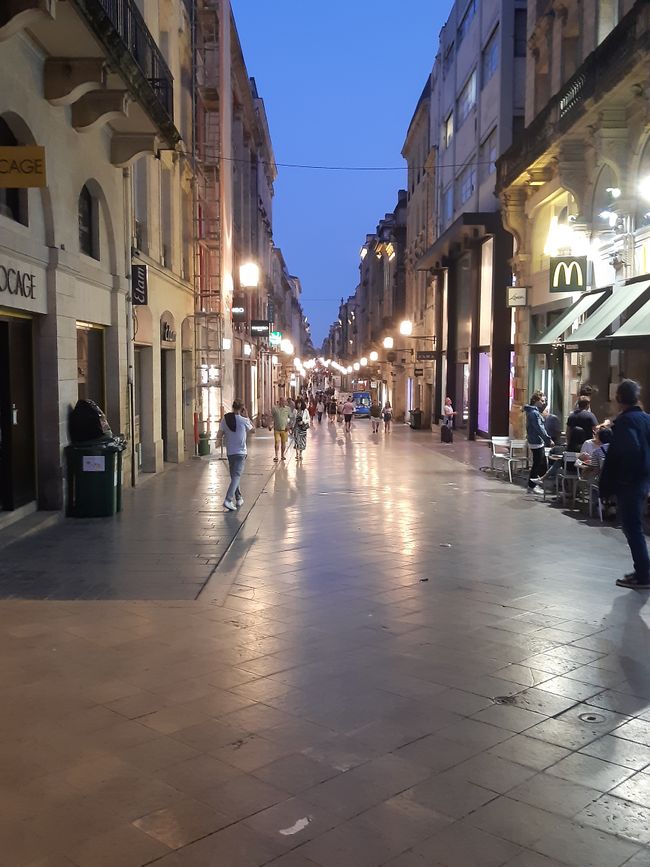 The longest shopping street in Europe.