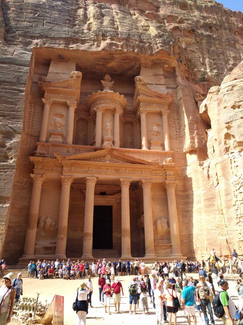 und da ist es! Das berühmteste Gebäude, die Schatzkammer von Petra. Einfach beeindruckend.