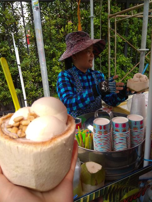 Coconut ice cream in a coconut 😋