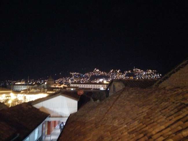 Cuzco bei Tag und Nacht