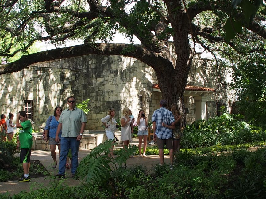 San Antonio, Mansions Gearmailteach & an Alamo