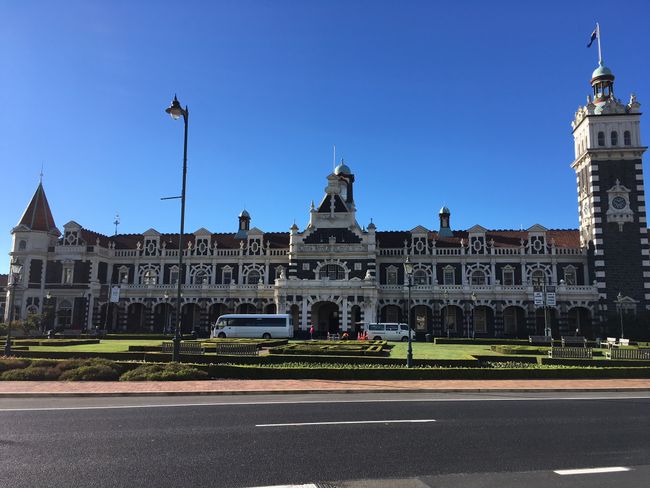 Der historische Bahnhof von Dunedin
