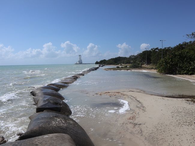 The beach of Chetumal? (Day 168 of the world trip)