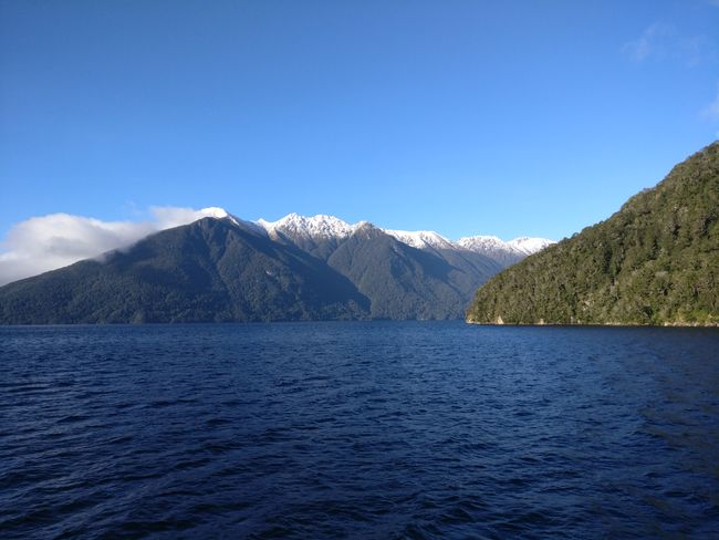 Lake Manapouri während der Fahrt