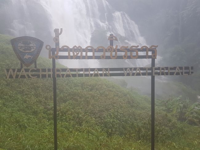 Und der letzte Wasserfall für heute: Wachirathan Wasserfall.