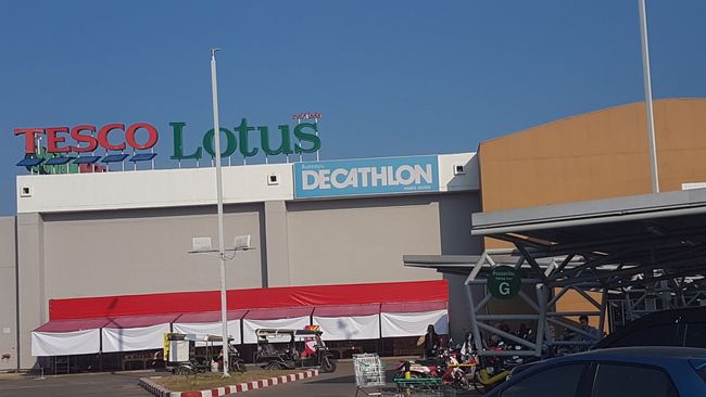 After that, we went to Decathlon and Tesco Lotus.
