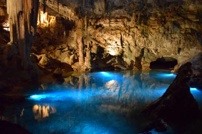 Glasklares Wasser in der "Unterwelt" der Mayas