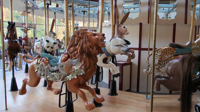 Vancouver Island - The Butchart Gardens - Rose Carousel