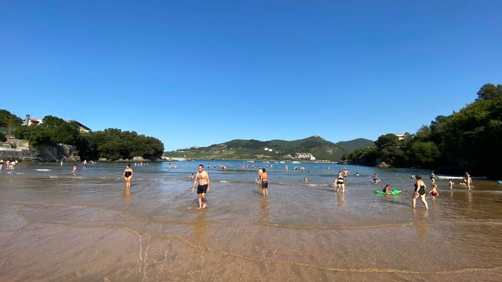 Strand Mundaka noch mit wenig Menschen 😜