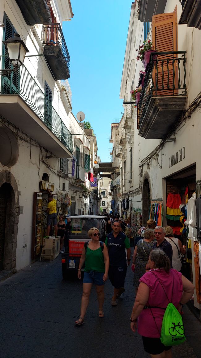 Amalfi - ein gemütlicher, schöner Ort zum 'durch die Gassen schlendern' 😎