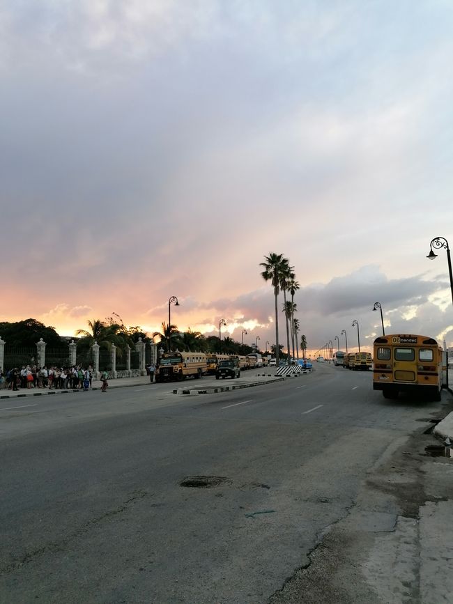 Sonnenuntergang am Hafen von Havanna