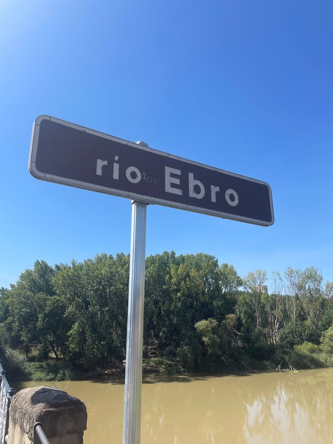 To the Ebro at the edge of Rioja, from Estella to Logroño, day 25