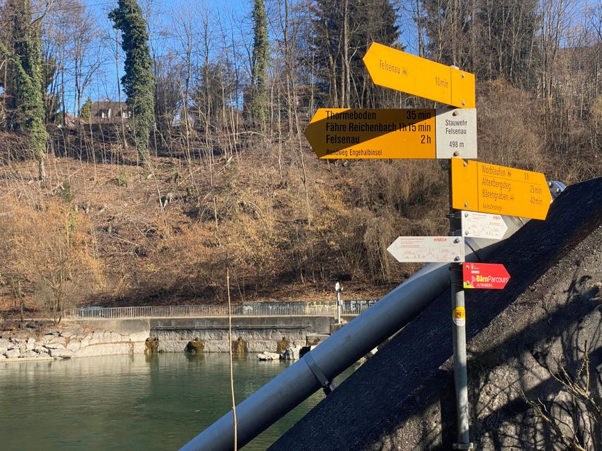 Soll ich links oder rechts gehen? Alle Wege führen nach Bern.