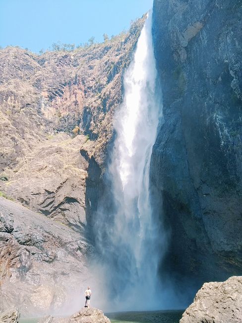 Wallaman Falls from below