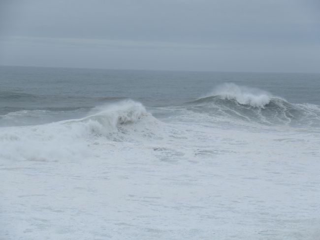 waves at Nazaré