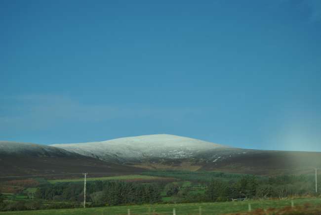 Tatsächlich ein schneebedeckter "Berg" in Irland
