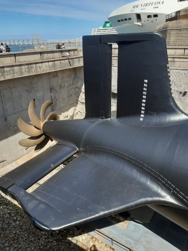 The first French atomic submarine, 129m long, 11m wide
