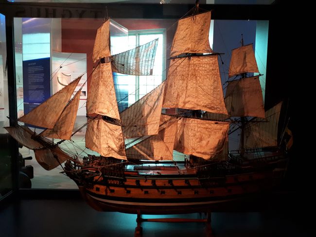 Modellschiff im Marinemuseum