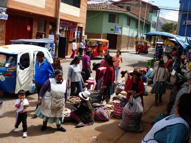 Market in Urubamba