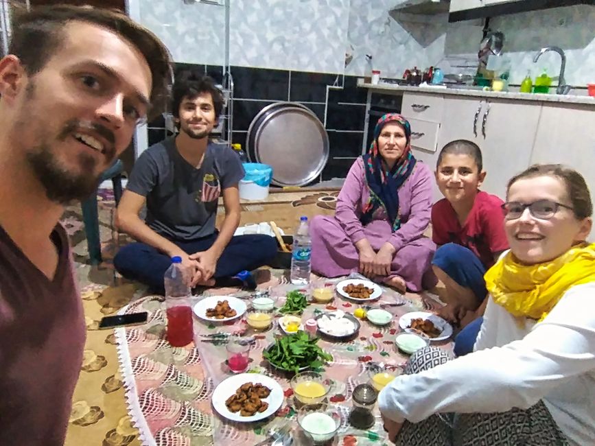 Back to dinner at Bünyamin's family.