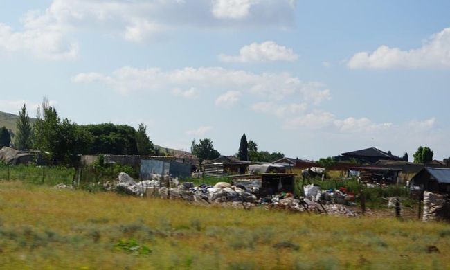 Poor and Rich - Protests in the slums near Port Elizabeth