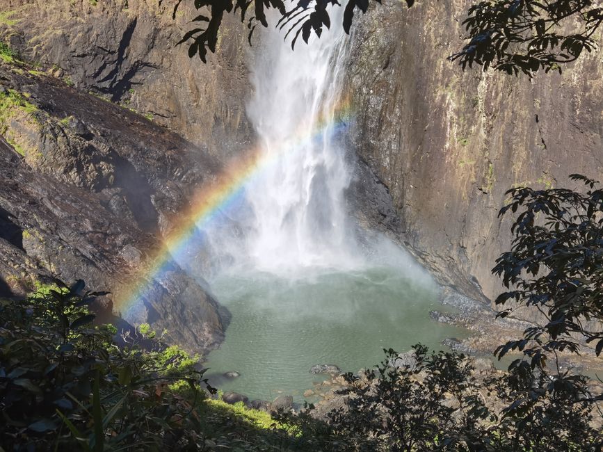 Wallaman Waterfall