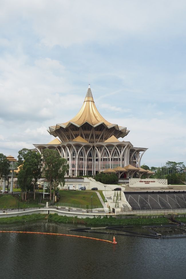 🇲🇾 Sabahetik Sarawakera hegan egiten dugu: Borneoko gure azken helmuga Kuching da