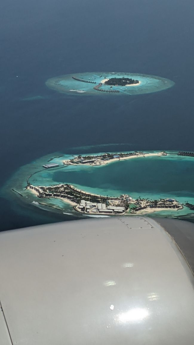 Maldives Day 16 - "Choukouriya & Vakivani!" and a seat on the pilot's chair
