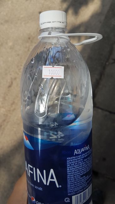 Yes, a bottle of water actually costs 10,000 Dong. The amounts are really crazy. The exchange rate is about 26,500 Dong/Euro. I had 2 million in my pocket at the airport.