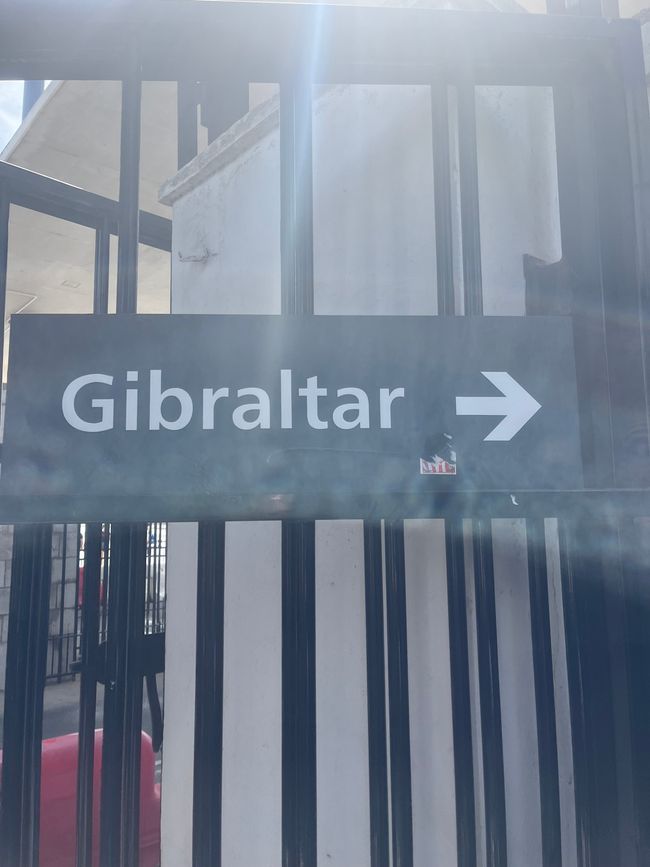 I-Gibraltar- phakathi kwezinkawu namahlengethwa