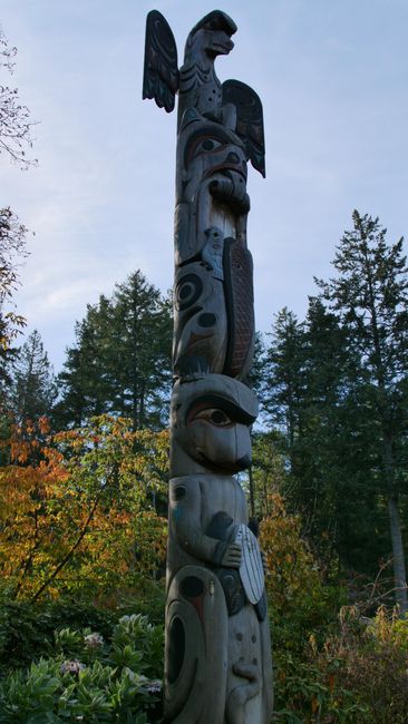 Vancouver Island - The Butchart Gardens - Totem Pole