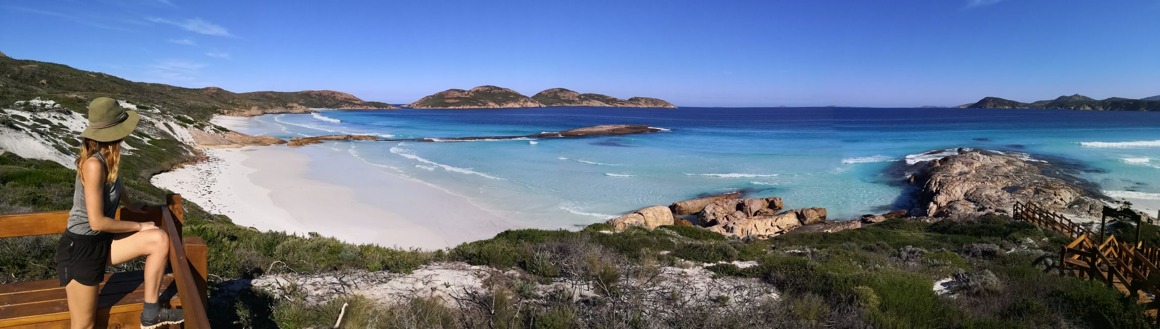 dreamy shades of blue in Lucky Bay