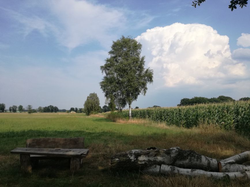 Unser Rastplatz mit Gewitterwolken
