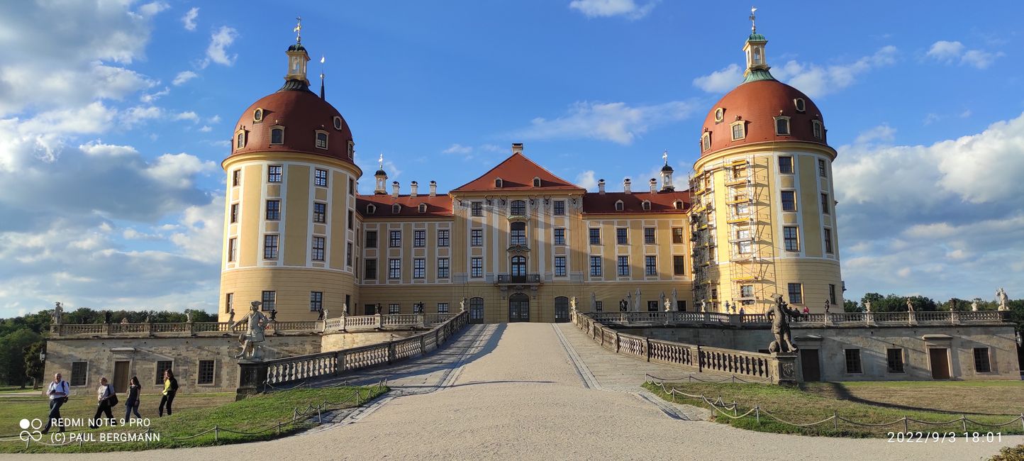 Schloss Moritzburg - Drehort vom berühmten Weihnachtsfilm "3 Haselnüsse für Aschenbrödel"