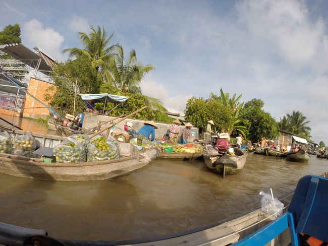 Floating markets in Can tho