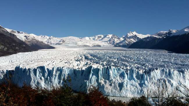 70 Meter hohe Gletscherwand