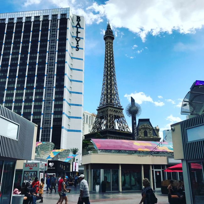 Eiffelturm auf dem Strip 