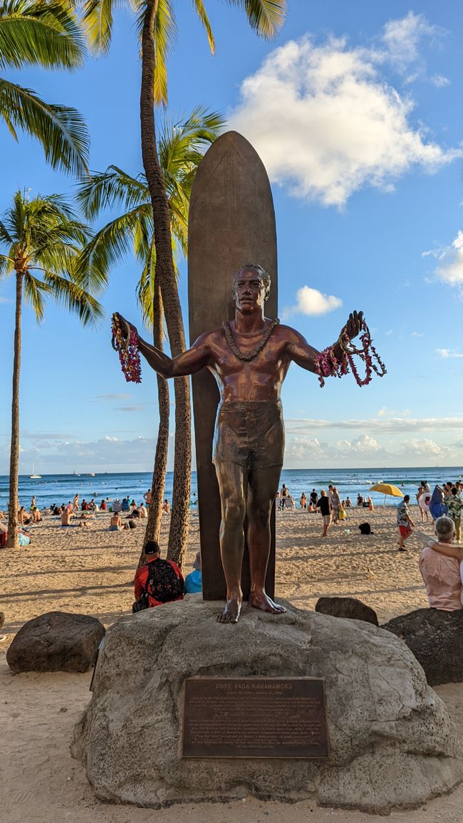 Duke Paoa Kahanamoku Statue Waikiki Beach