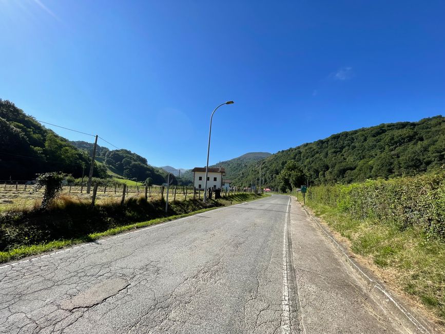 About the Pyrenees, from Elizondo to Pamplona. Day 22