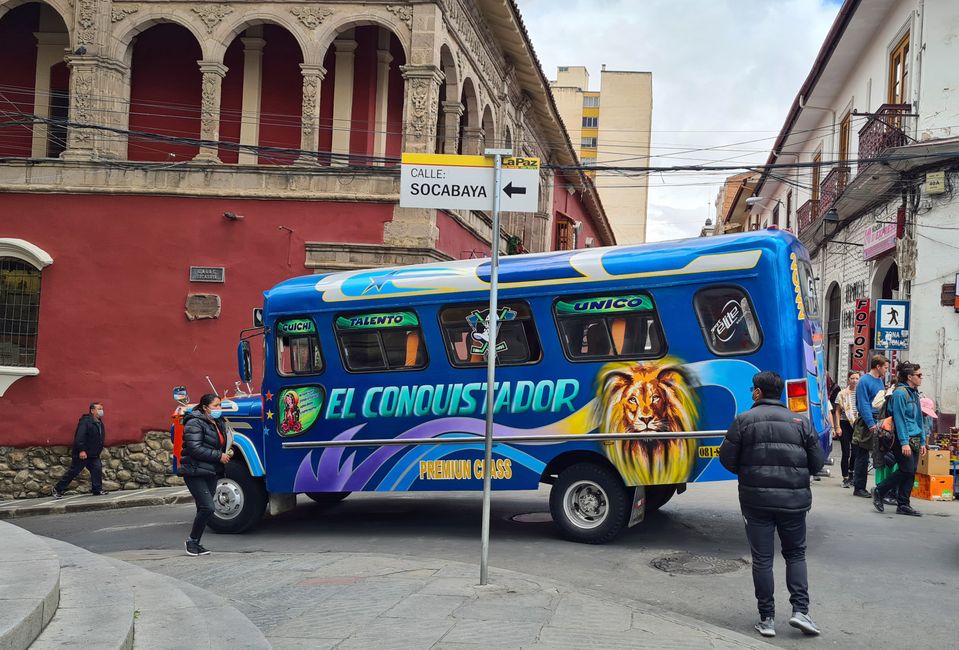Die bunten Microbusse machen zwar Lust auf eine Stadterkundung auf vier Rädern…