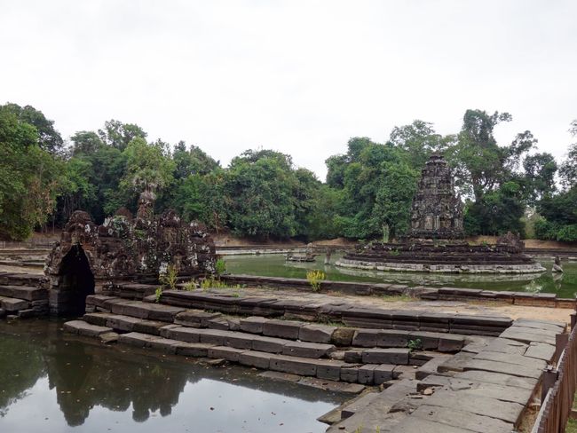 Neak Pean, unfortunately in the rain and therefore grey