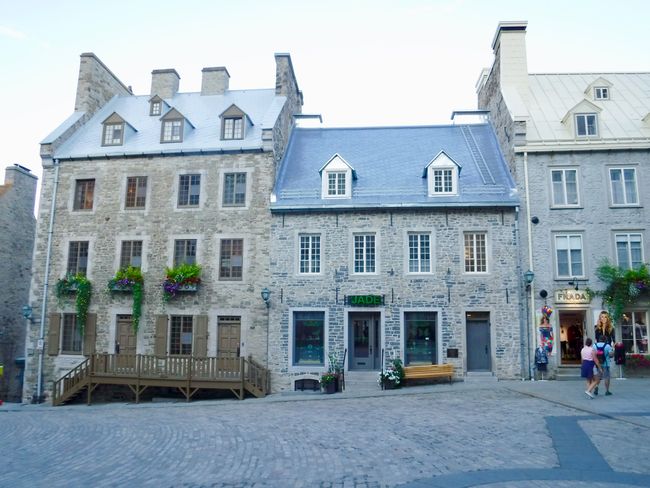 Abschluss in Quebec und Montreal