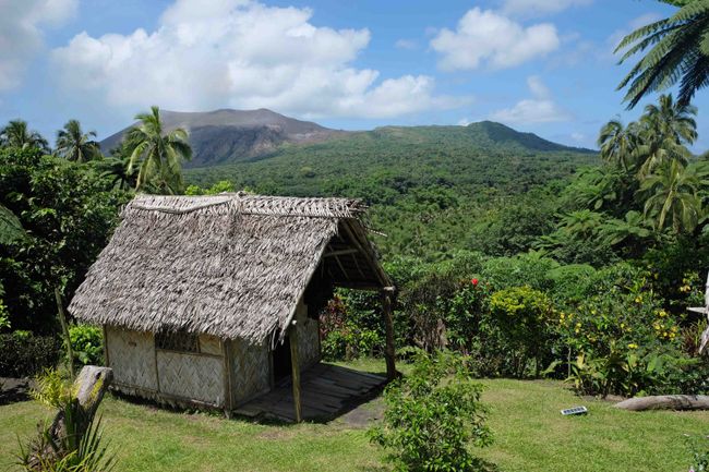 However, if you fly to remote islands, you should not have too high expectations of the accommodation.