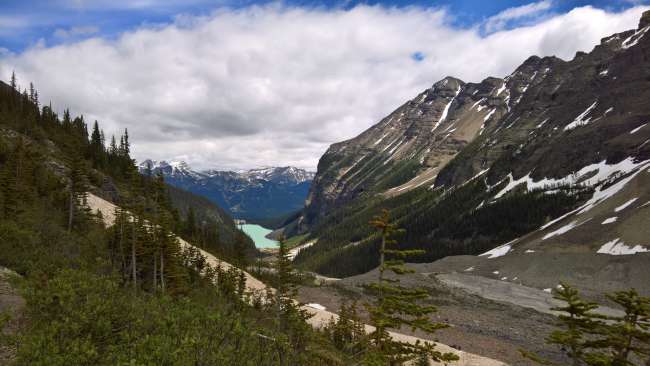 Blick auf Lake Louise vom Plain of Six Glaciers Trail