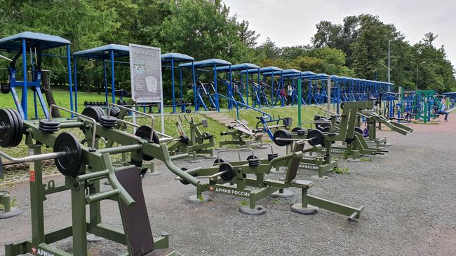 Open-air fitness park by the lake
