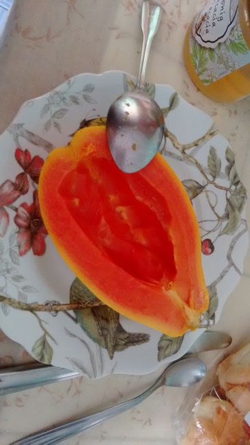 Papaya breakfast
