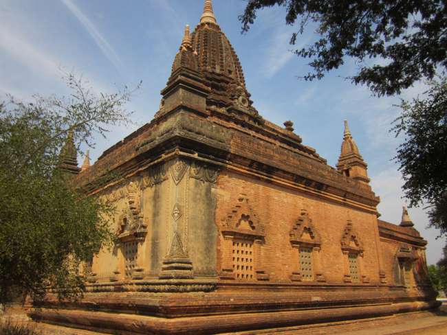 Tausendende Große und Kleine Pagoden in Bagan
