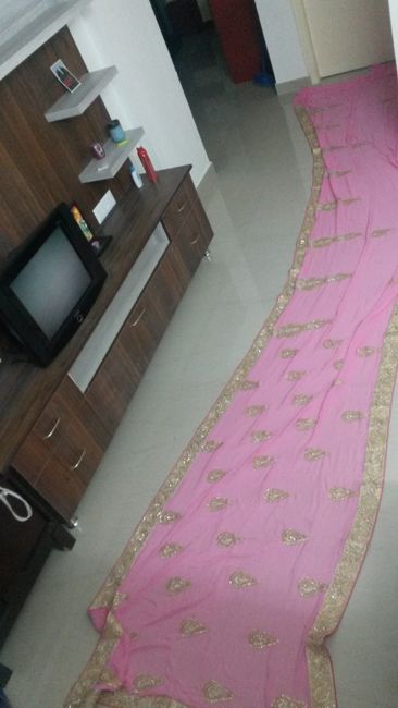 Das ist ein unangezogener Sari (6m lang) 